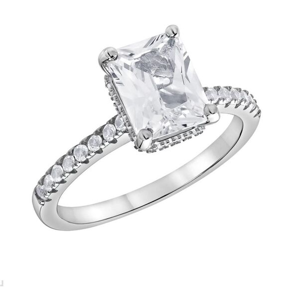 Beautiful White Sapphire Ring - Picture 6 of 7